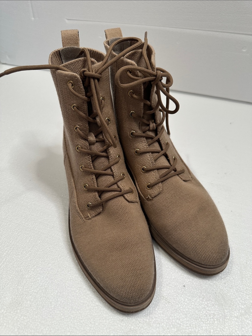 Rothys Women’s Tan beige Lace-Up Canvas Ankle Boots size 8